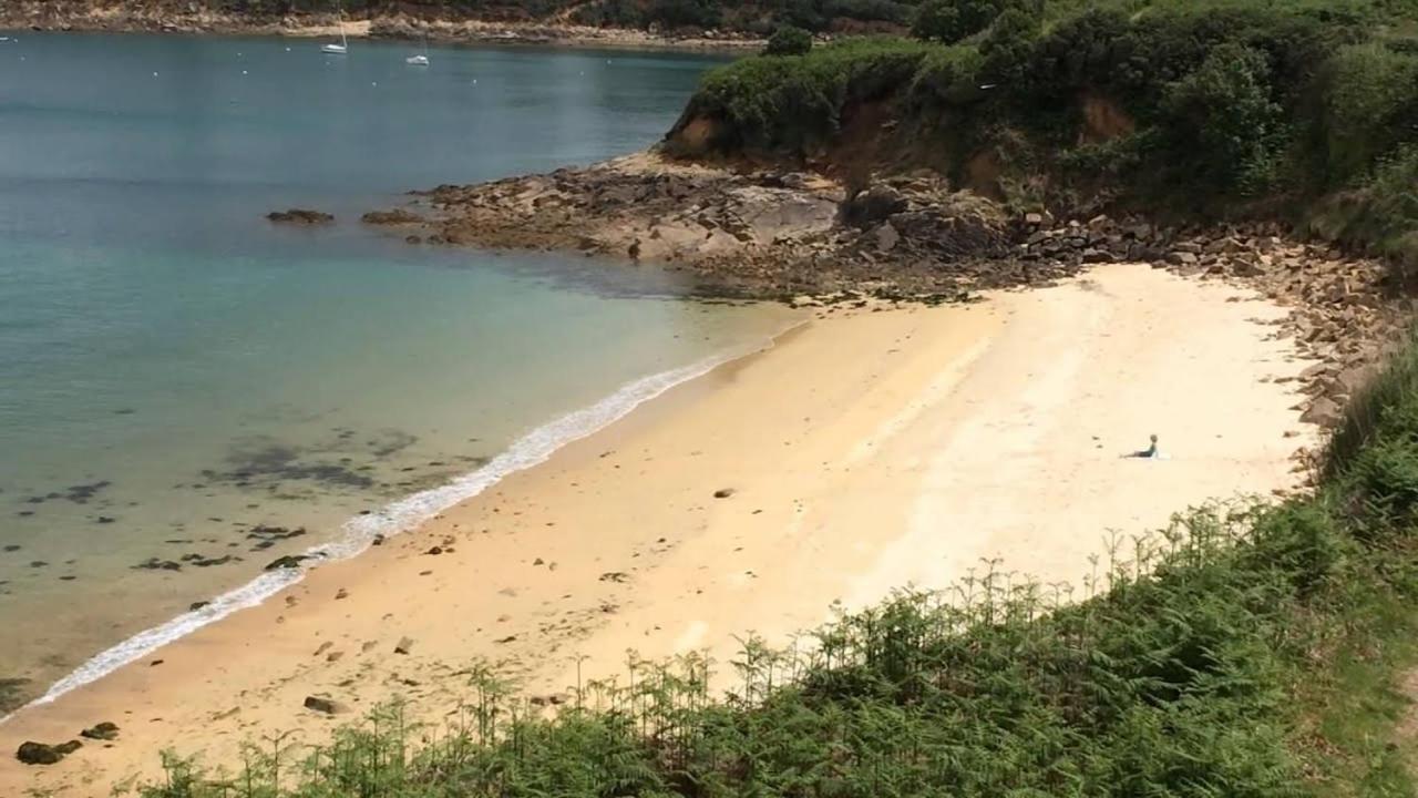 Gite De Charme Entre Terre Et Mer Villa Plougonven Exterior photo